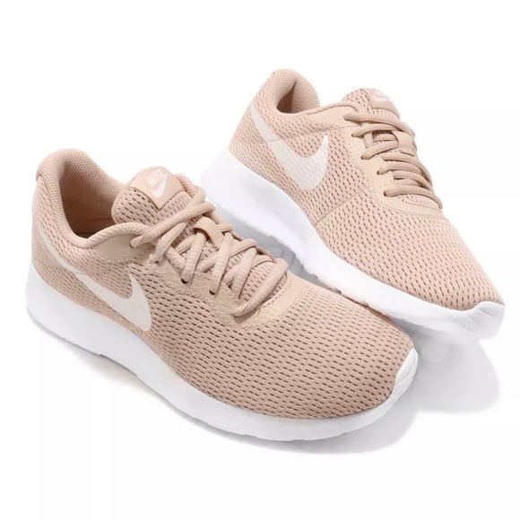 Nike Shoes - Nike Tanjun Sneaker 8.5